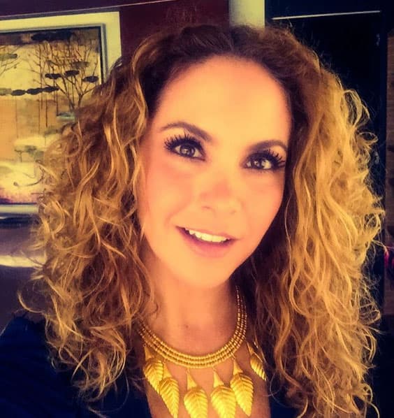 "Creo que todavía por edad no estoy en la del personaje, Catalina era un poco mayor, pero siempre he dicho que estoy abierta a los proyectos que de pronto llegan y te atrapan”, puntualizó la también cantante.