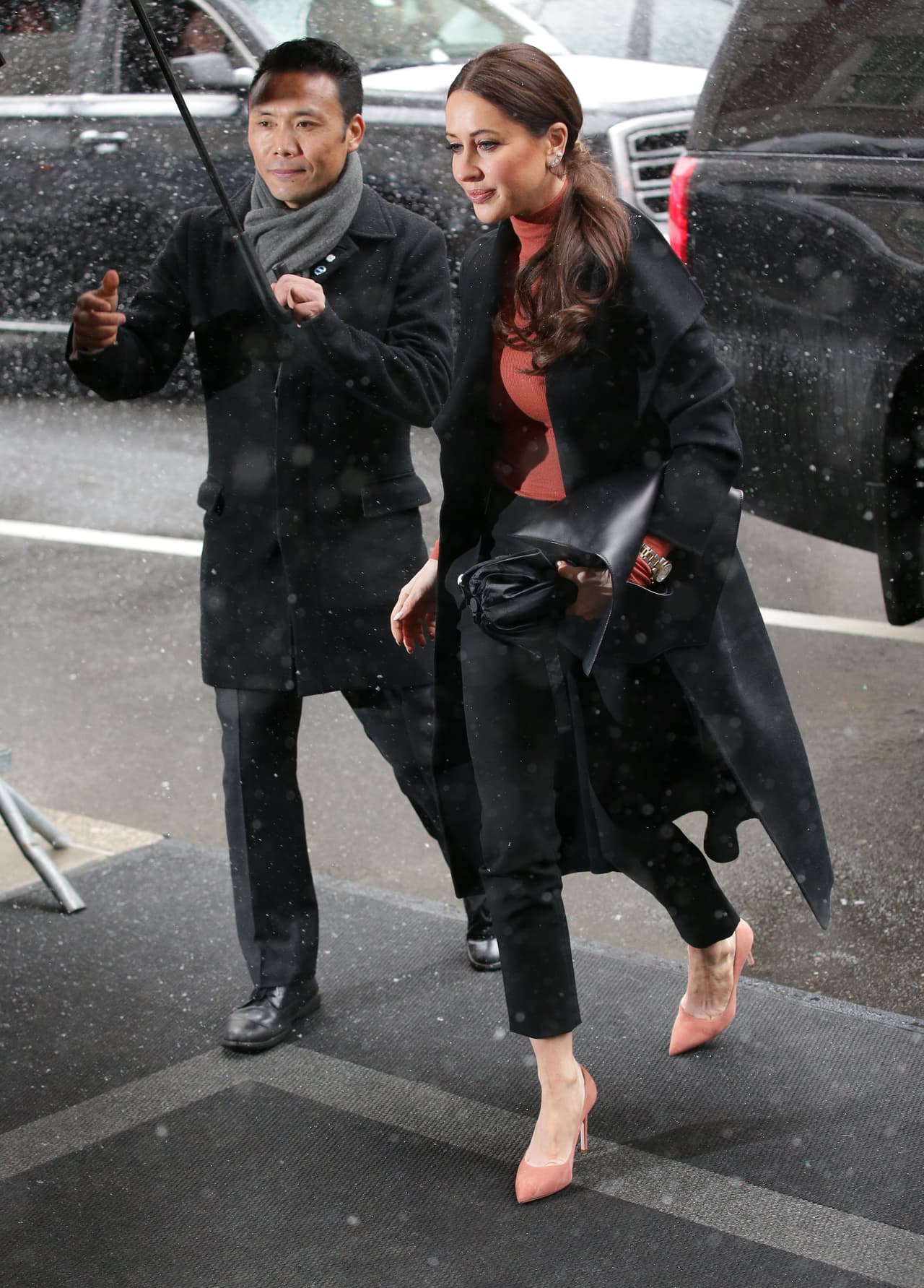 No conforme con esas palabras, Mulroney recurrió a sus historias de Instagram para compartir otro mensaje sobre el tema que escribió la actriz
<b> <a href="https://twitter.com/jameelajamil" target="_blank">Jameela Jamil. </a></b>
<br>