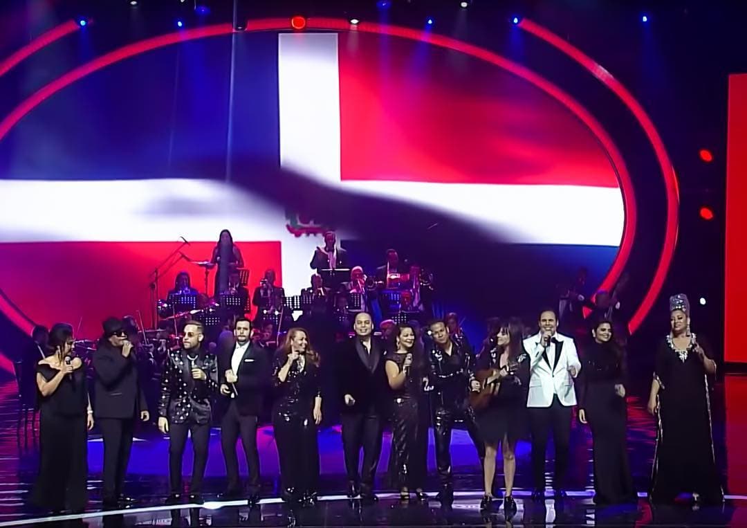 La banda se presentó en escenarios como el Madison Square Garden, en Nueva York, Festival de la Calle 8, en Miami y la Plaza de Toros de Las Ventas en Madrid, España, entre otras.