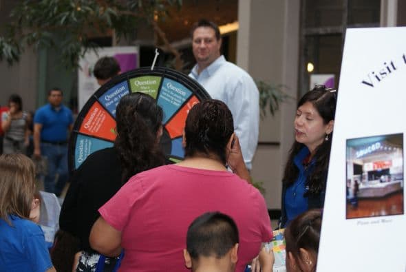 Miles se dieron cita a la octava edición de la Feria Para Aprender, en donde la comunidad hispana recibió información sobre educación en todos los niveles.