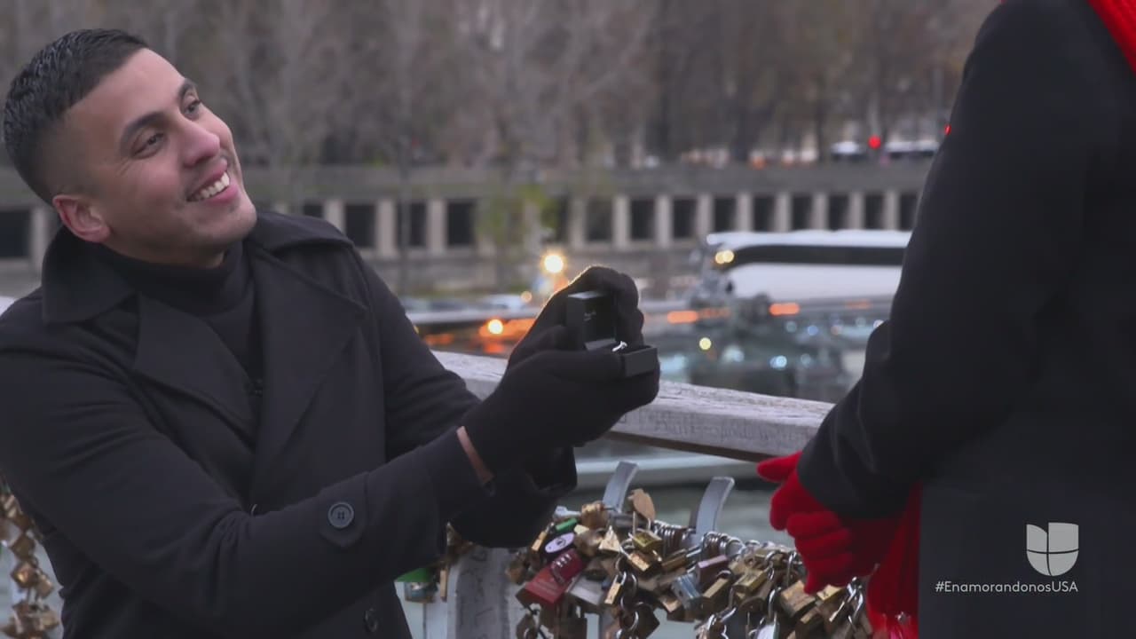La cara de John, enamorado y emocionado, al proponerle matrimonio a Dolly, ha sido hasta ahora uno de los momentos más adorables de Enamorándonos.