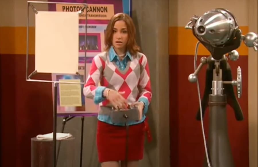 Otro de los personajes secundarios de 'Drake y Josh' era Mindy Crenshaw, una niña genio que odiaba a Drake y adoraba superar a Josh académicamente.