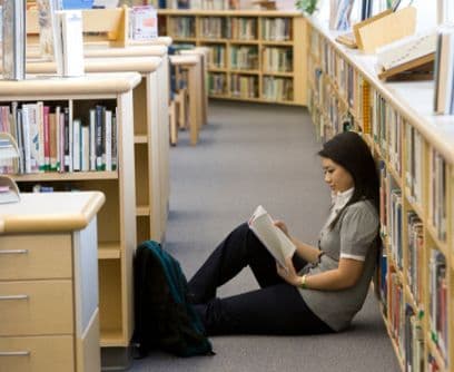 Muchos estudiantes dicen ser aprendices visuales o auditivos, o afirman que piensan más con la parte derecha del cerebro que con la izquierda. De acuerdo con el New York Times, expertos aseguran que estas categorías son erróneas. Lo ideal es escoger el método de estudio que más se adecúa a tus necesidades y sacarle el mejor provecho.