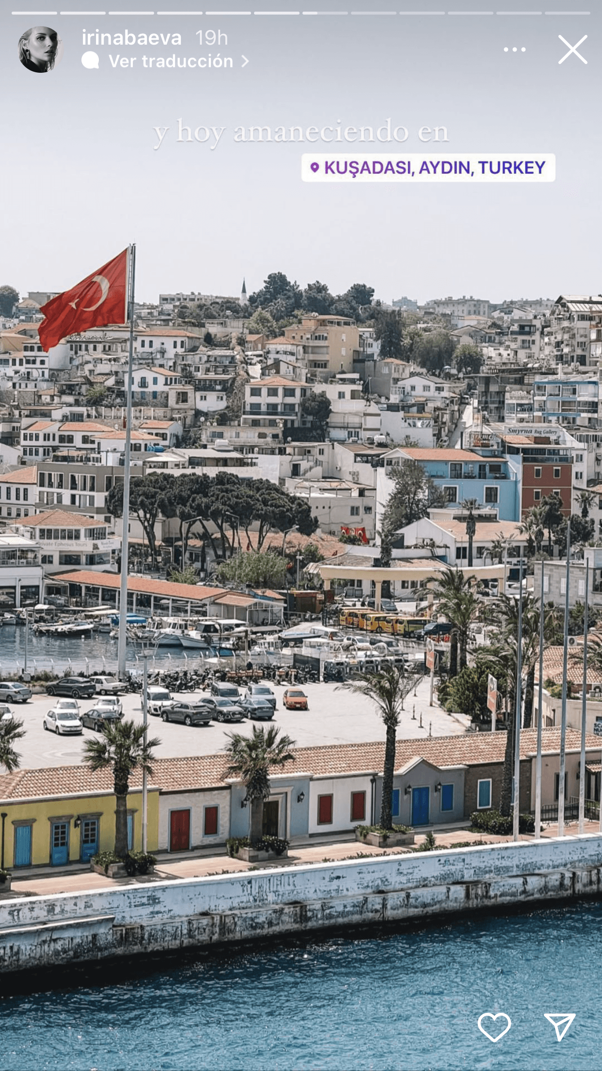 Después, 
<b><a href="https://www.univision.com/shows/soltero-con-hijas/soltero-con-hijas-irina-baeva-gabriel-soto-novelas-juntos-fotos" target="_blank">las estrellas de Soltero Con Hijas</a></b> partieron hacia Turquía. 
<br>