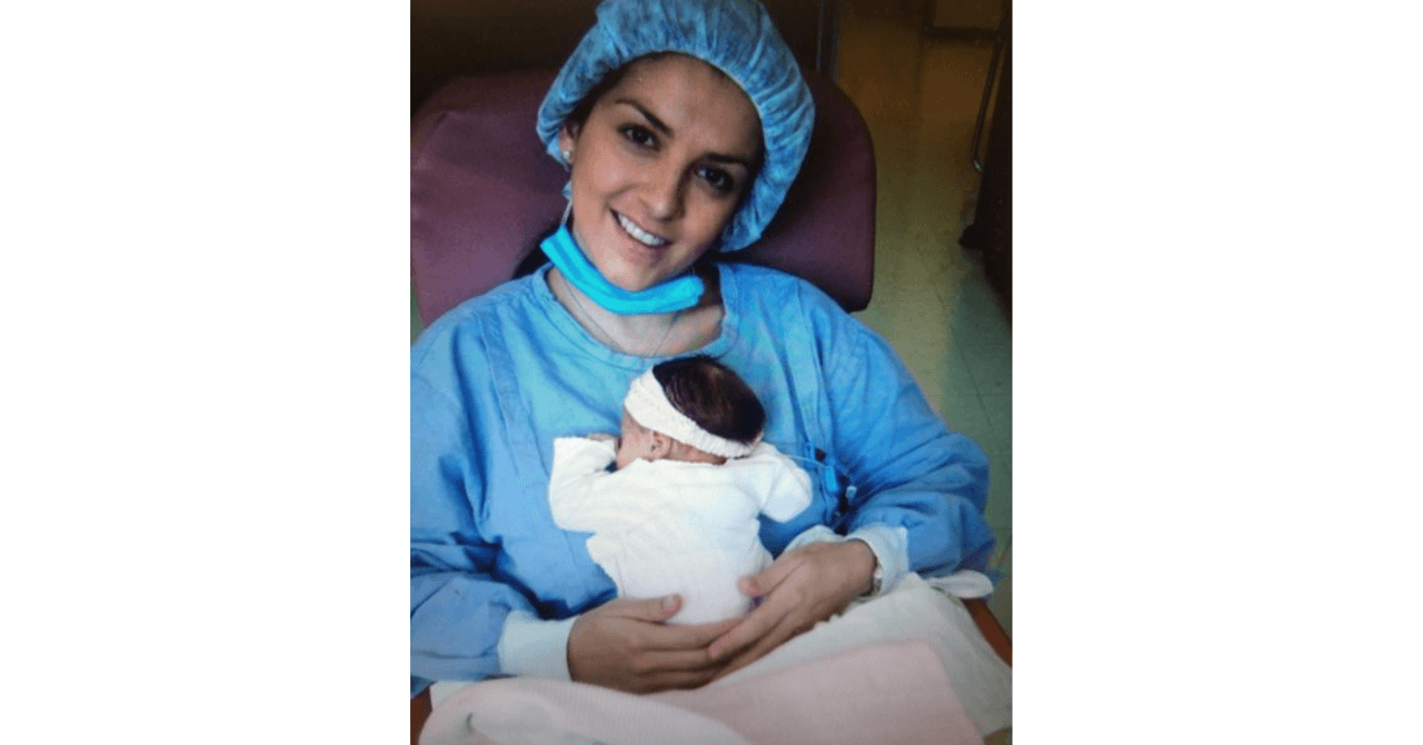 Lidia Ávila con su hija Sophia