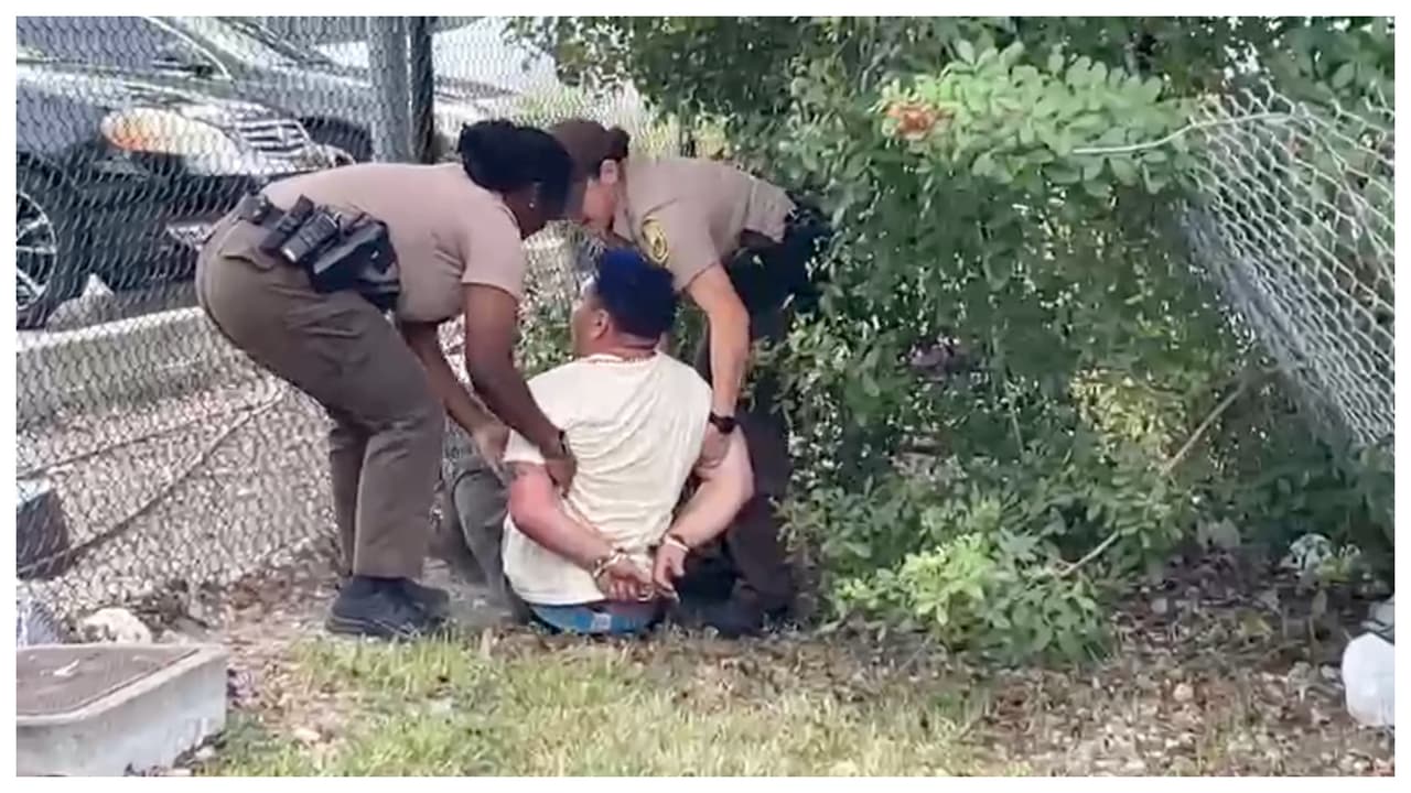 Arrestan a sospechoso de apuñalar a un hombre afuera de una cafetería cubana en Miami-Dade