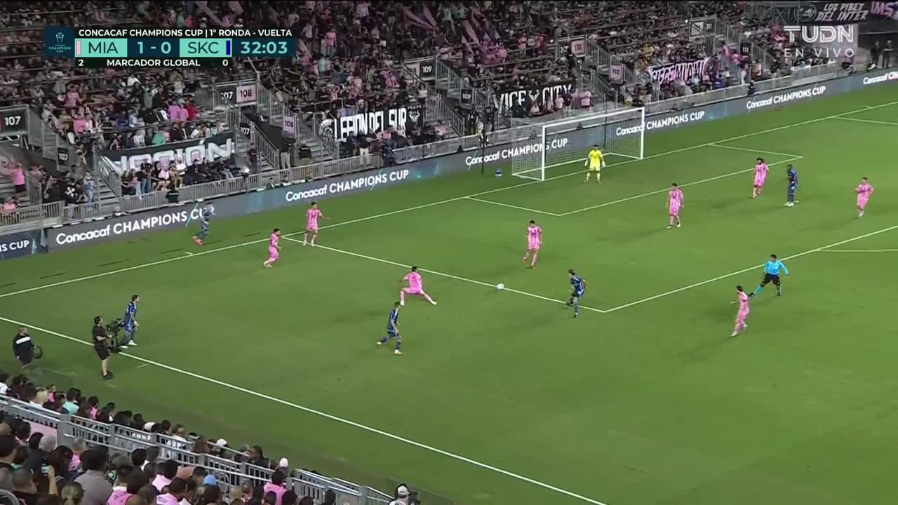 ¡TIRO ATAJADO! disparo por Jake Davis.