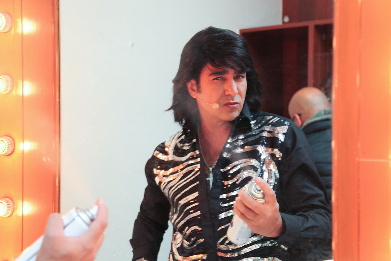 Ya sabíamos que Albertano era todo un conquistador, pero ahora en el reality show a este casanova "se le juntó el mandado". El juez de Pequeños Gigantes ha sumado tres amores en lo que va de la temporada.