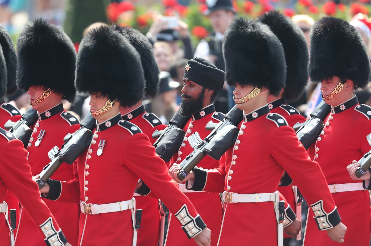 "Espero que la gente mire, que lo reconozcan y lo vean como un nuevo cambio en la historia", dijo Lall citado por la cadena británica BBC. El joven se unió al ejército británico en enero de 2016.
