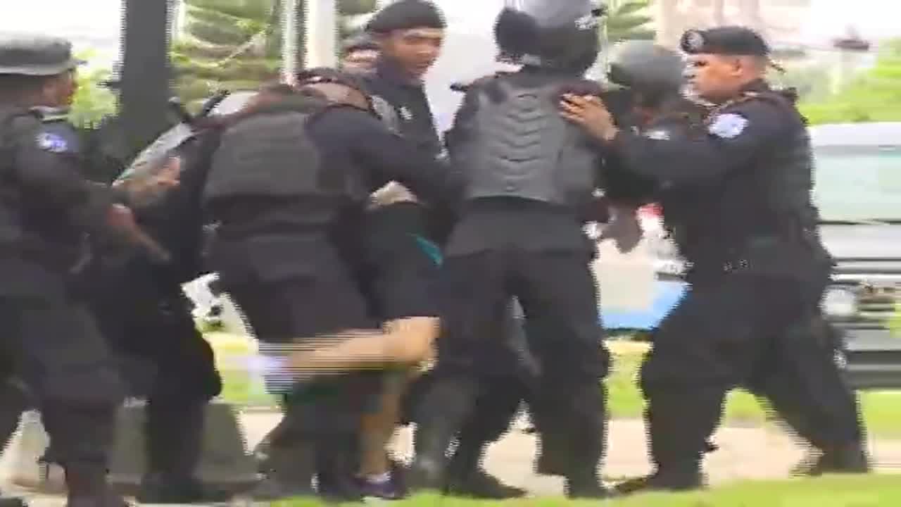 En video: policía reprime con violencia las protestas del día nacional del estudiante en Nicaragua 