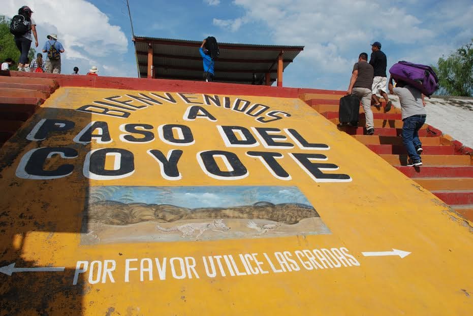 Paso del Coyote: a algunos metros del río que separa a México de Guatemala, donde los migrantes cruzan sin control oficial