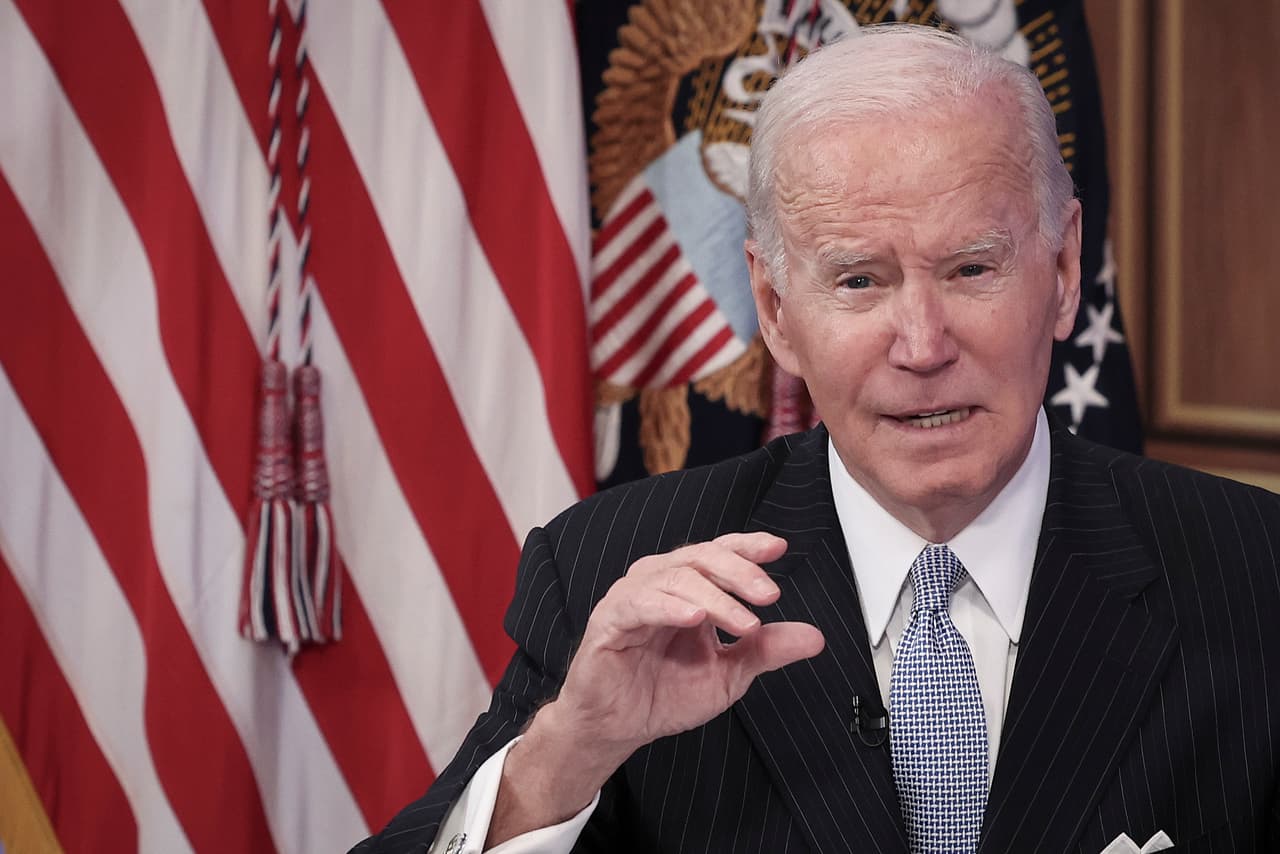 Biden lanza un último esfuerzo legislativo para prohibir las armas de asalto usadas en tiroteos
