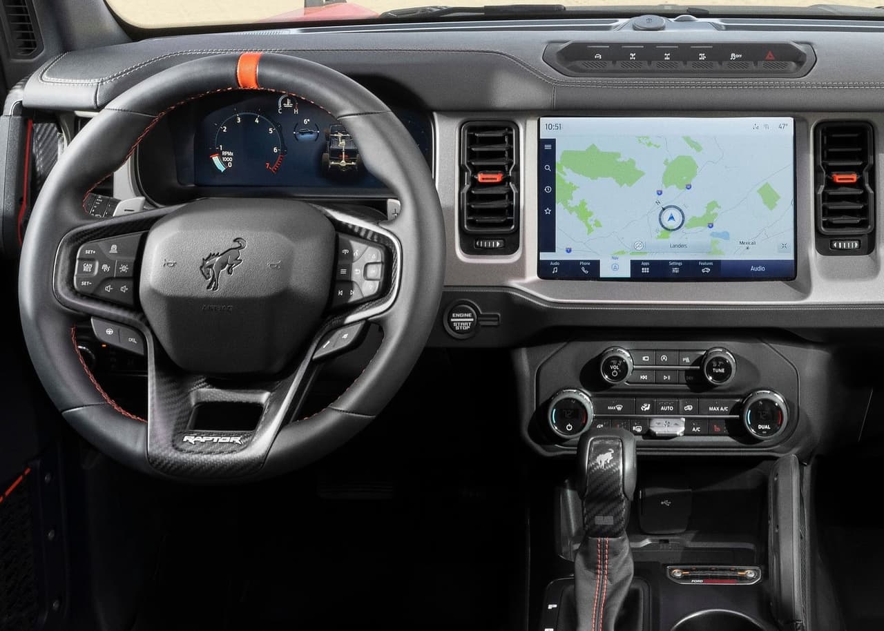 Ford recientemente presentó a la nueva integrante en su familia de SUVs: la Ford Bronco Raptor 2022.