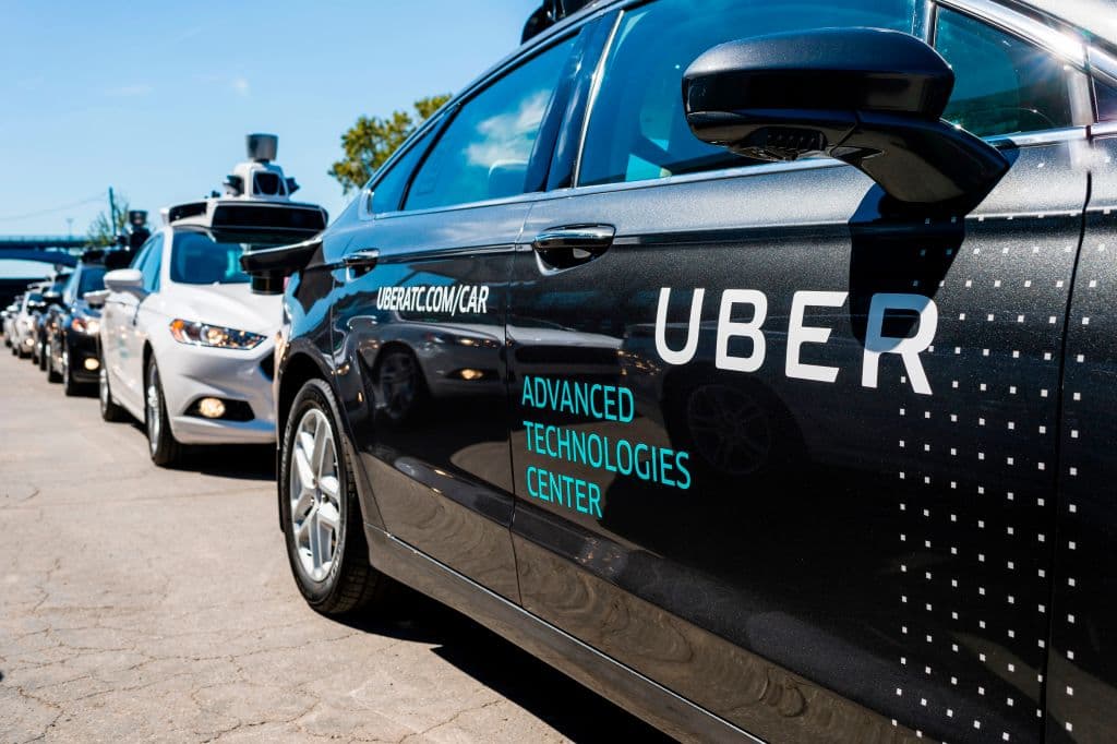 Uber suspende el uso de vehículos sin conductor tras el primer arrollamiento mortal