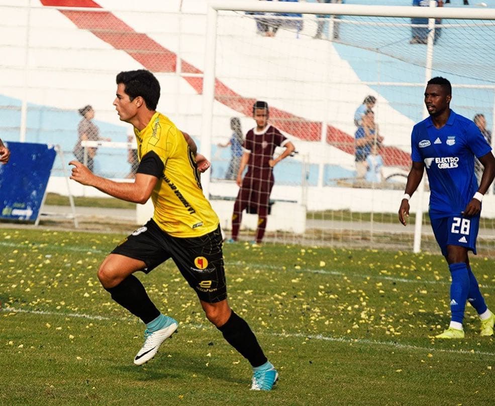 "Sabía que era el día y no dejaba de sentir que era un loco por haber dejado todo por estar ahí [...] varias veces sentí que estar entrenando para un equipo de primera A era un sueño, estar en el estadio a horas de jugar, era mucho más que eso".