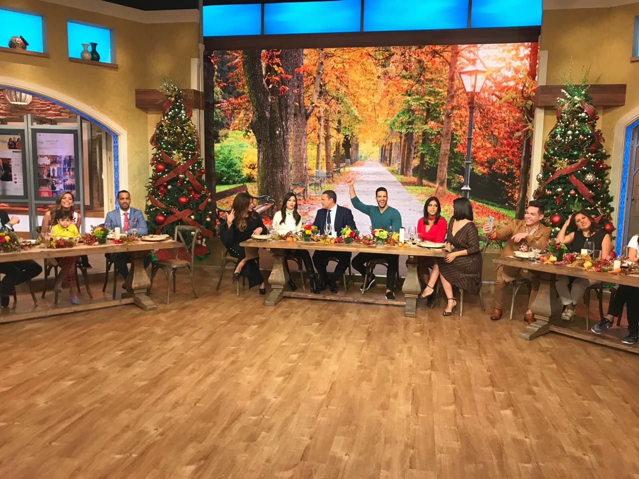 Como cada año, nuestra mesa estaba llena y lista para dar gracias.