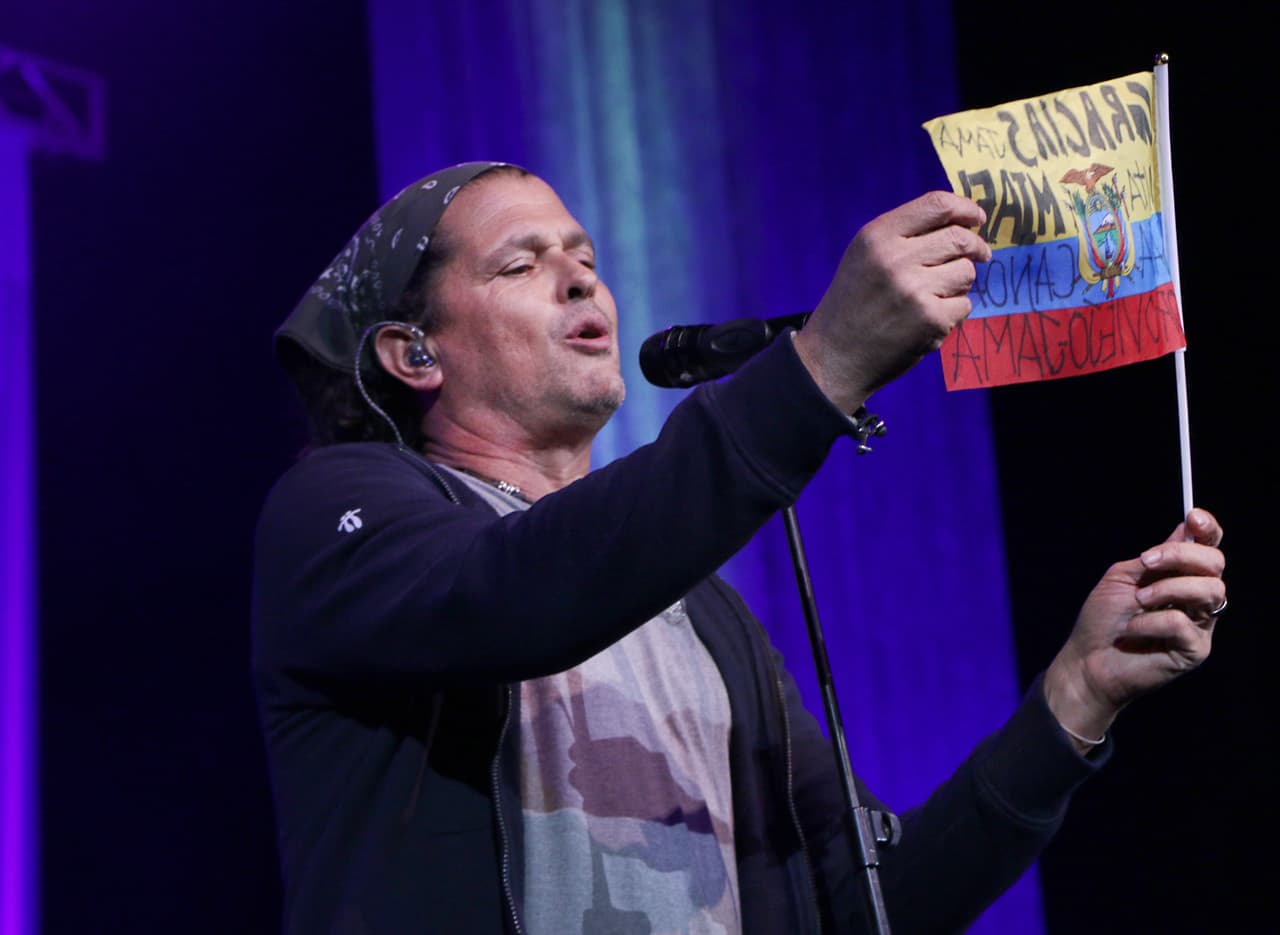 Artistas solidarios con Ecuador dicen 'estoy aquí' en concierto benéfico