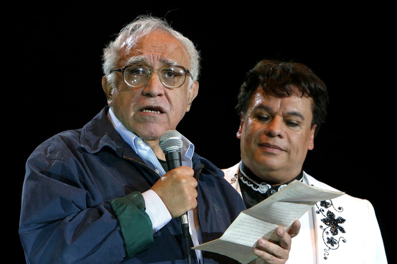 <b>Carlos Monsivais</b> fue uno de loa escritores más importantes que tuvo México en su época moderna y el 19 de junio del 2010 falleció por una insuficiencia respiratoria.