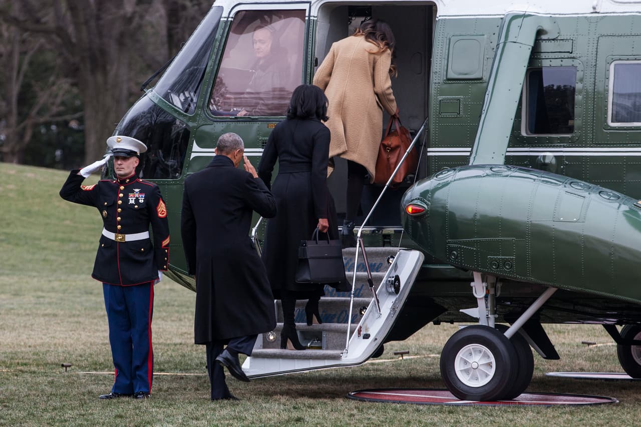 Este helicóptero puede volar a una velocidad máxima de 173 millas por hora, según su fabricante, y su altitud máxima es de 6500 pies.