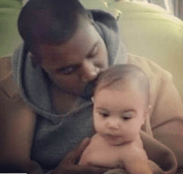 Esta pequeñita ha puesto de cabeza el mundo del músico, y es evidente que él se desvive por su baby girl.