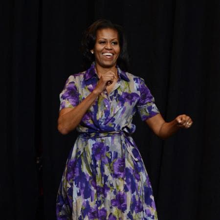 Michelle publicó una foto en dicha 
<b><a href="https://www.instagram.com/p/B22FRfDgbJ3/" target="_blank">red social </a></b>que acompañó con un cariñoso mensaje sobre la duquesa, un día después de la reunión que la exactriz tuvo con los integrantes de Obama Foundation.