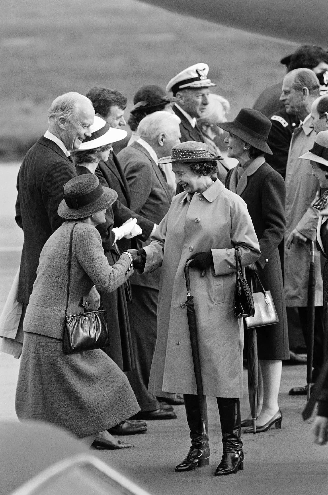 Hace casi 40 años, la reina Isabel II y el príncipe Felipe realizaron una inusual visita para la familia real británica y pasaron varios días realizando un tour por la costa oeste de los Estados Unidos, el cual incluyó varias paradas en el Área de la Bahía.