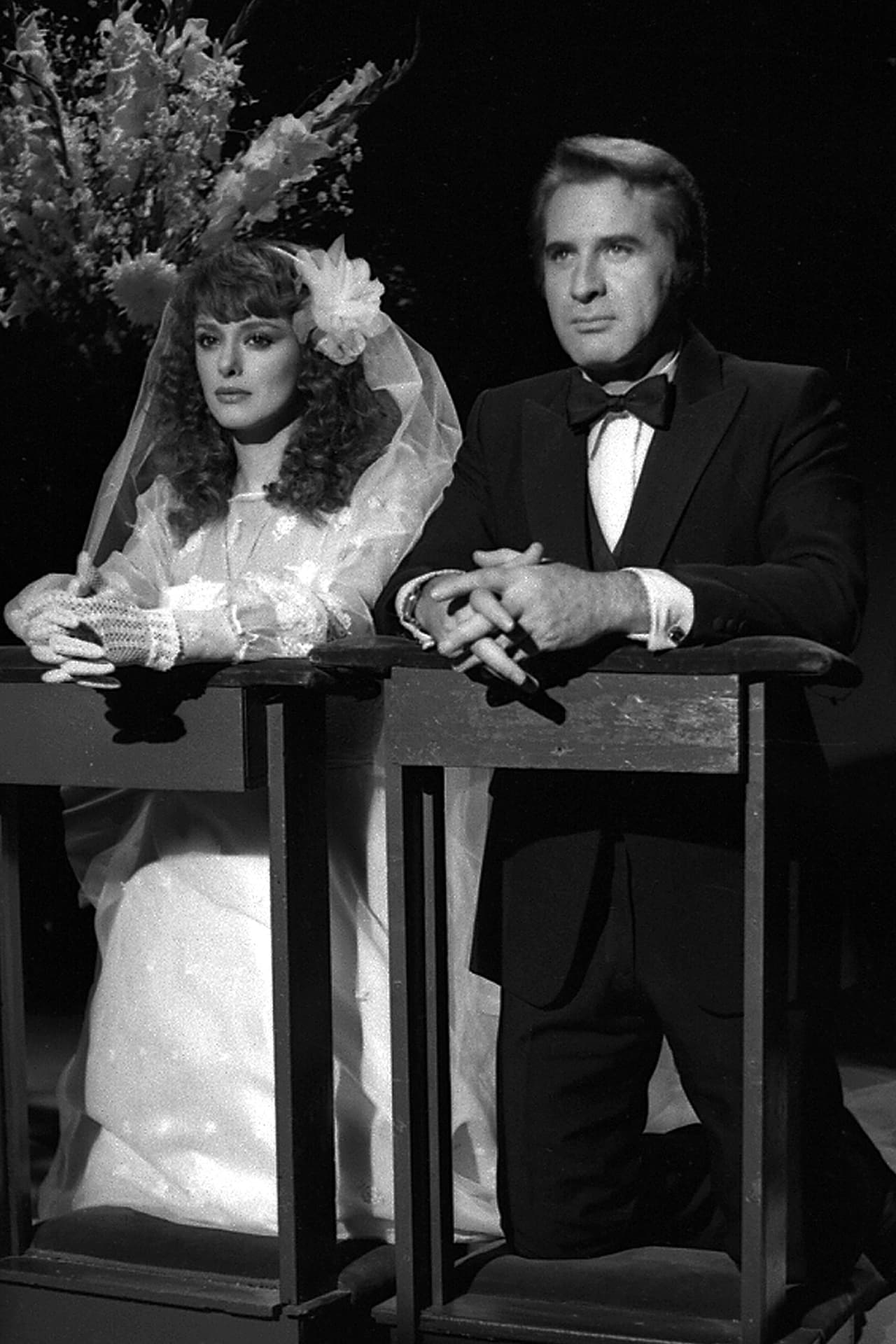 La misma 
<b>Lucía Méndez</b> fue parte de otro conflicto con varios años de antigüedad. Ella y 
<b>Rogelio Guerra</b> trabajaron juntos en la telenovela 
<b>'Vanessa'</b> en 1982 y casi 20 años después volvieron a estelarizar una novela llamada 'Golpe bajo'.