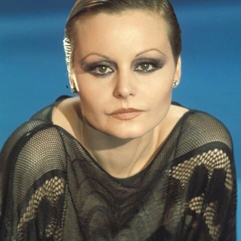 La cantante española Rocío Dúrcal conoció a Juan Gabriel en 1977 y junto a él decidió arriesgarse a grabar su primer álbum con canciones totalmente rancheras.