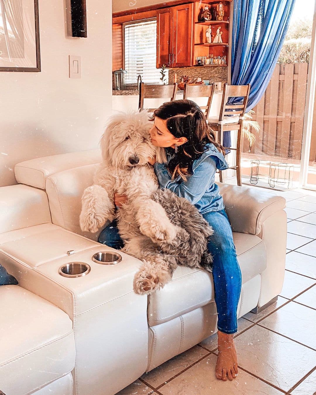 Cada 11 de abril se celebra el Día Nacional de las Mascotas en Estados Unidos, por lo que Jessi conmemoró a su perrita Luna el pasado sábado.