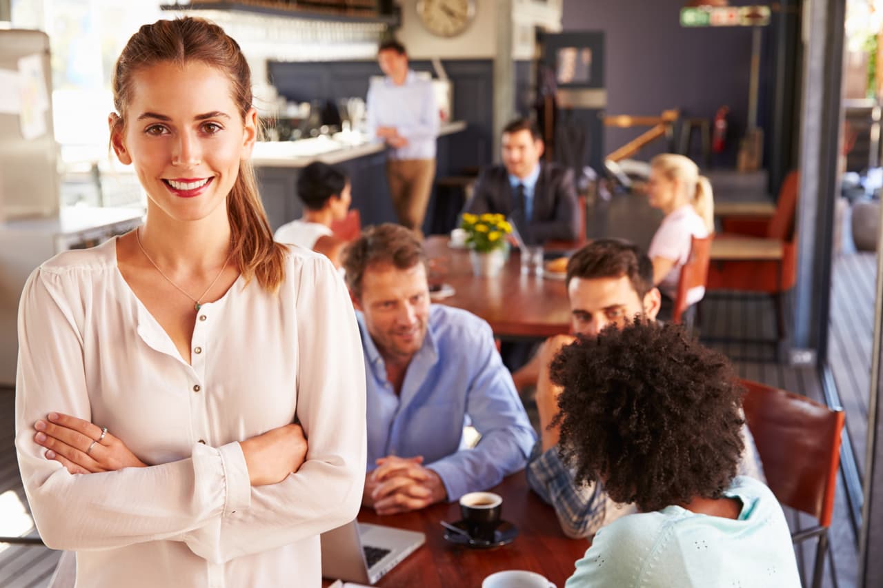 <b>Frase del día: </b>alégrate y enorgullécete de tus acciones cuando eres criticado por los malos, preocúpate si eres aplaudido por ellos