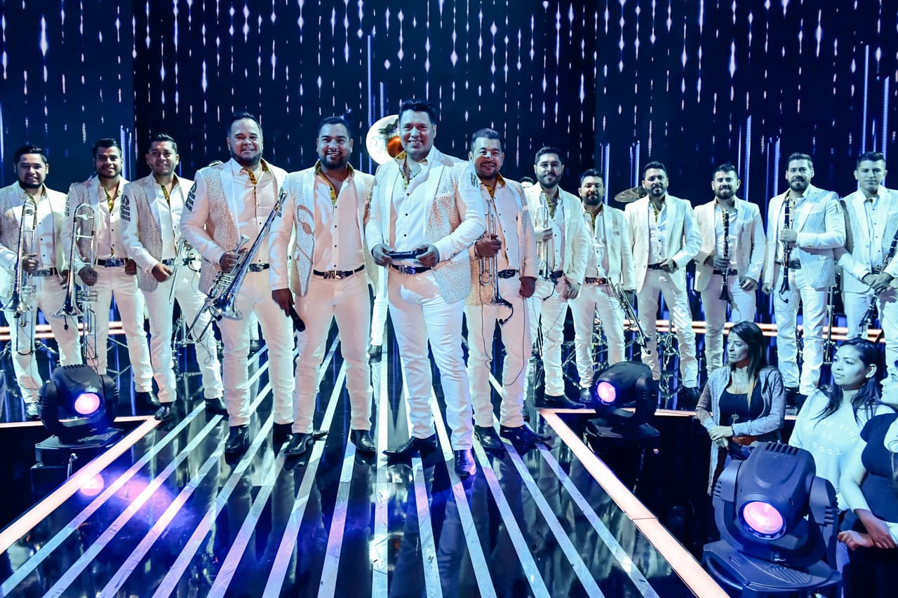 Sin duda, un éxito (como lo es Banda MS) para otro éxito: Reina de la Canción.