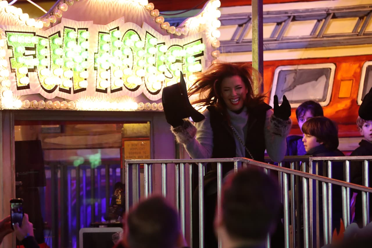 ¡Pasó la prueba!, y tampoco perdió el sombrero.