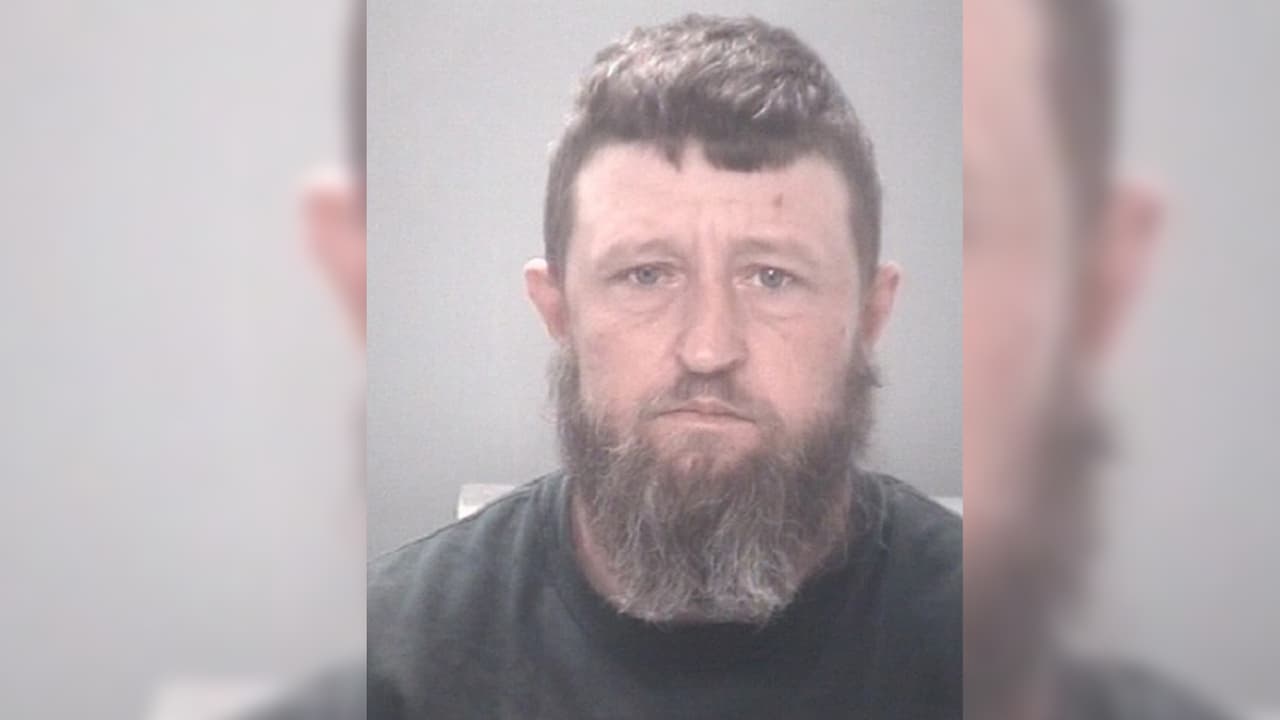 Arrestan a un hombre por golpear a conductor de autobús en el condado de Pasco 