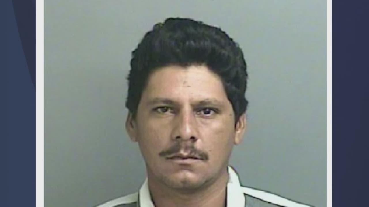 Ante la falta de información, el FBI reveló una nueva foto del sujeto y recordó que hay una recompensa de $80,000 para quien dé información sobre su paradero.