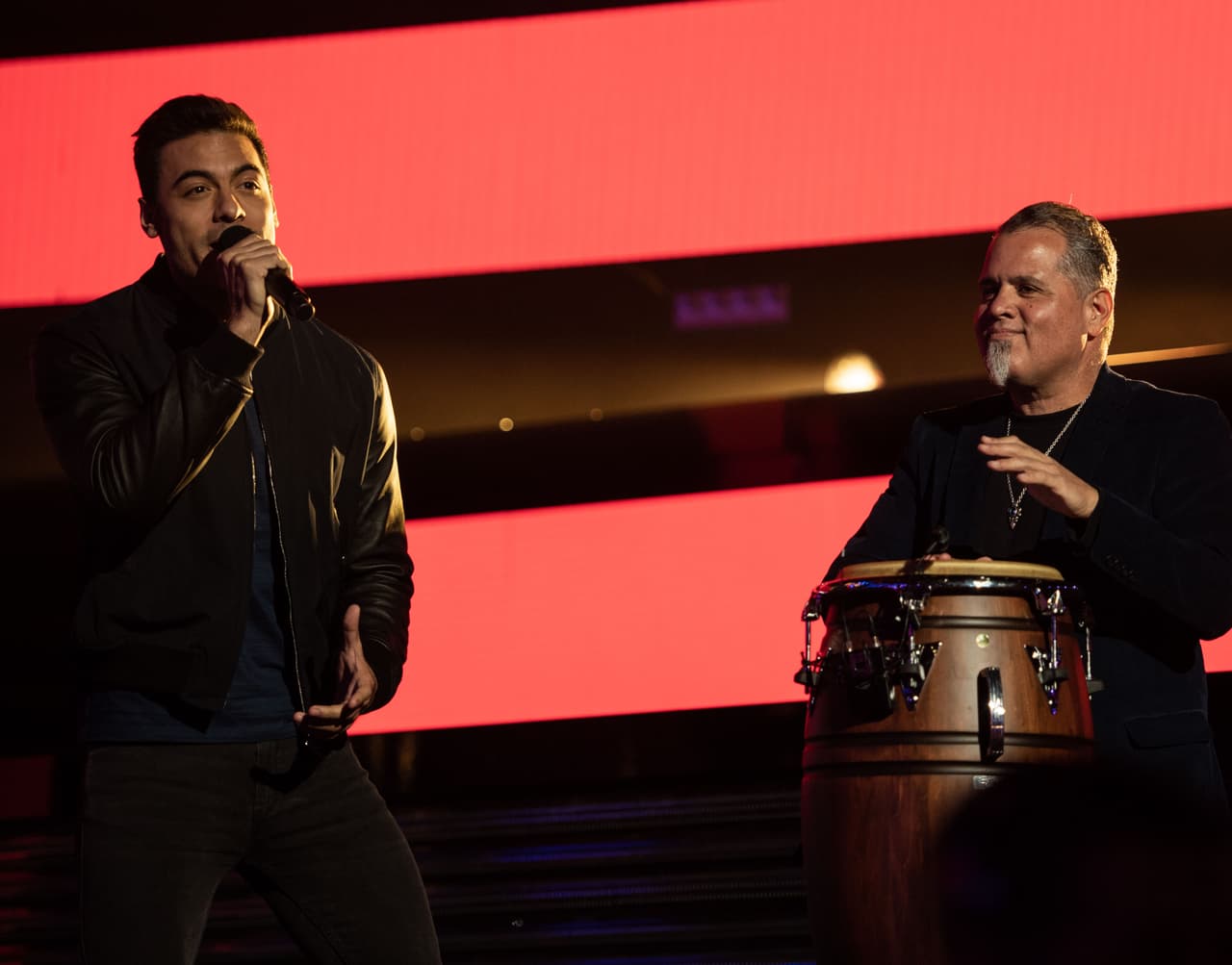 El cantante mexicano Carlos Rivera es el conductor de la entrega 19 de los premios Latin GRAMMY y ya sabemos que le pondrá un toque distinto.