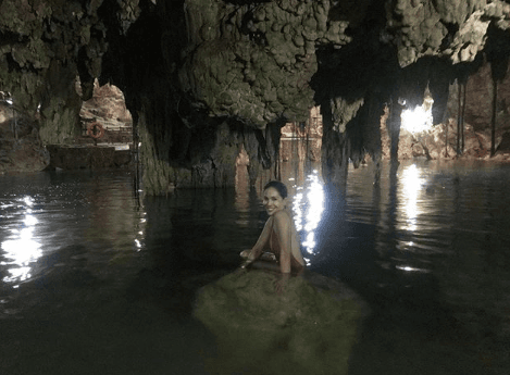 También se dio tiempo de darse un buen chapuzón, en algunos de los muchos cenotes sagrados que hay en Yucatán.