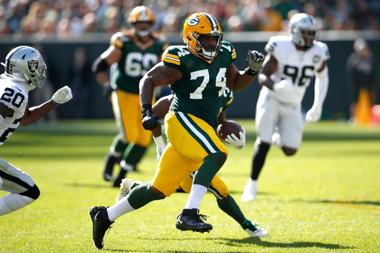 <b>Elgton Jenkins | G | Green Bay Packers</b>
<br>
<b>- Edad: 24 años</b>
<br>- Nuestro segundo puesto de guardia es para Jenkins, quien asumió el papel de novato de los Packers y se mezcló inmediatamente como un preciado guardaespaldas de Aaron Rodgers.