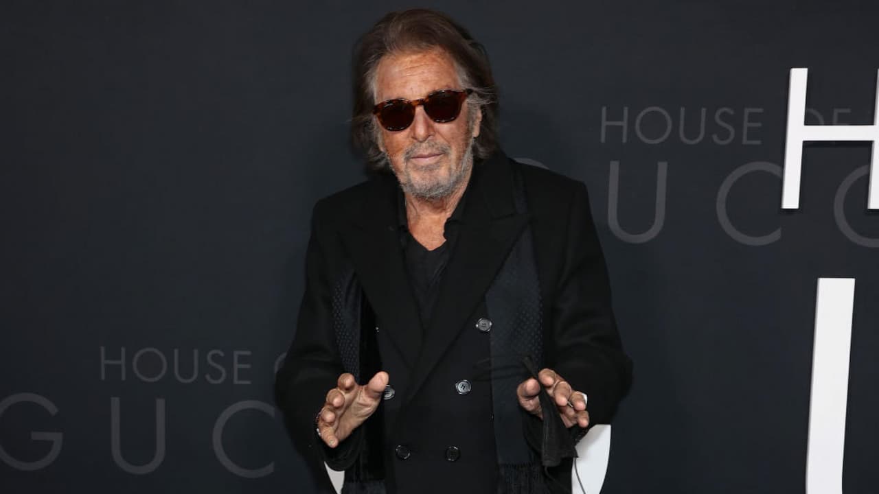 Han visto a Al Pacino con una mujer 53 años menor que él, ¿pesa la edad en el amor? Lo debatimos en Sin Rollo Extra