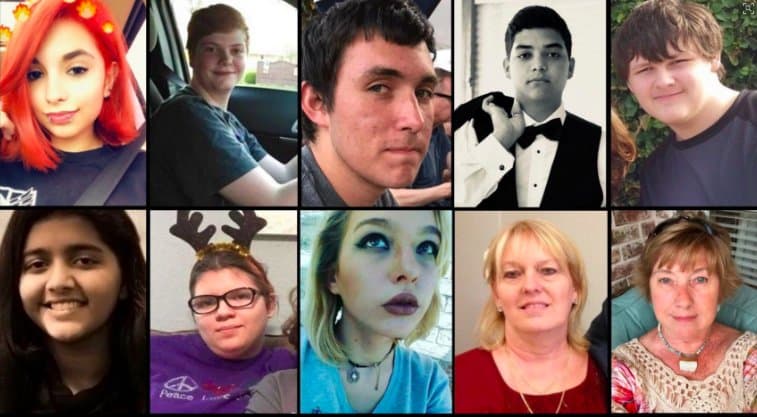 18 de mayo de 2018. Estudiantes y empleados de la escuela secundaria Santa Fe asistían como cualquier otro día. Era un viernes normal excepto para el sospechoso 
<a href="https://www.univision.com/local/houston-kxln/por-que-nadie-sospecho-que-dimitrios-pagourtzis-atacaria-a-su-escuela-en-texas">Dimitrios Pagourtzis</a>, de 17 años. Este joven entró a la escuela portando una escopeta y una pistola .38, iniciando un tiroteo que marcaría un antes y un después en esa comunidad. Disparó indiscriminadamente matando a 10 personas e hiriendo a otras 10. A pesar de que planeaba suicidarse, no lo pudo hacer y se entregó ante las autoridades. Tras el paso del tiempo, las huellas del tiroteo siguen en la memoria de los familiares que perdieron a sus
<a href="https://www.univision.com/shows/noticiero-univision/asi-recuerdan-a-las-victimas-mortales-del-tiroteo-en-la-escuela-santa-fe-de-texas-video">seres queridos.</a> Actualmente Pagourtzis está preso y fue llevado a un centro médico porque sus abogados defensores aseguraron que tenía problemas mentales.