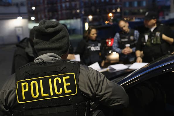 Conozca sus derechos: Si las autoridades migratorias llegan a su casa no abra la puerta, mantenga la calma y no huya.