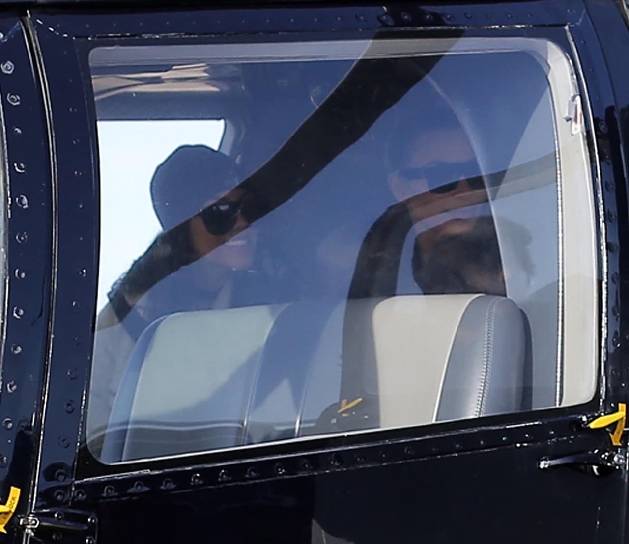 Las hermanas iban muy divertidas haste que...