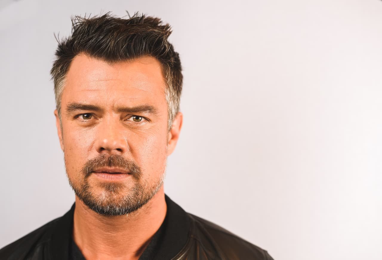 El actor Josh Duhamel, esposo de Fergie, presentó su nueva cinta, 'This is Your Death'.