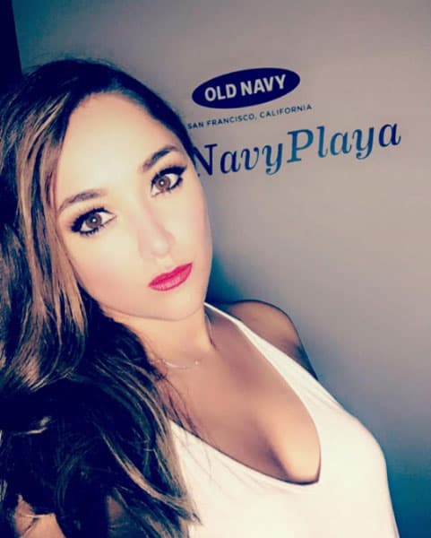 Aunque sigue trabajando en teatro con mucho éxito mientras le llega una buena oferta para regresar a la televisión.