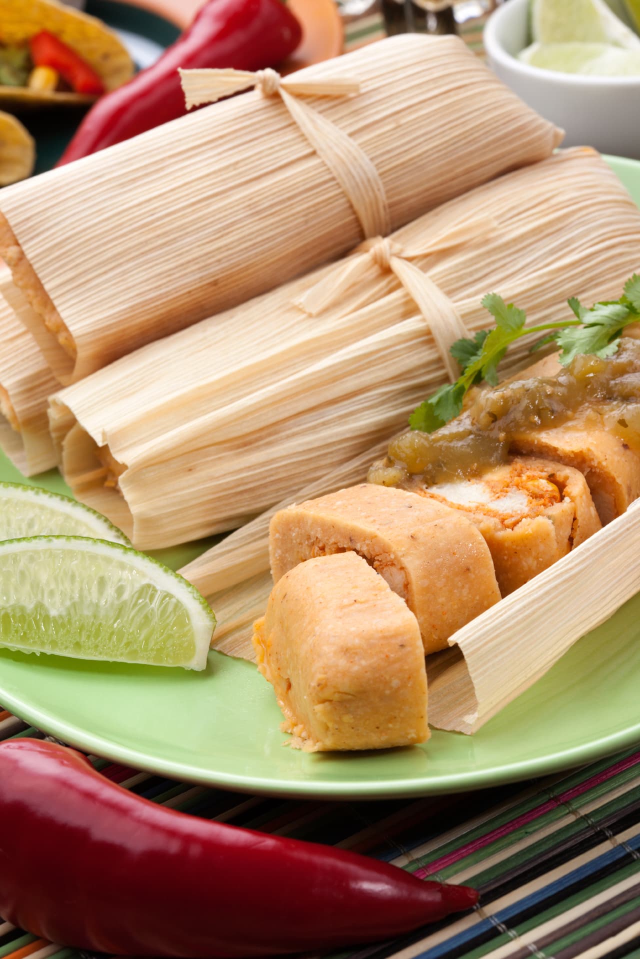 Algunos tips para preparar tamales son los siguientes: el éxito de los tamales depende en gran medida de su batido.