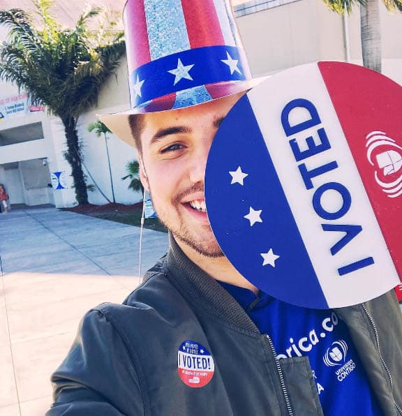 William Valdes orgulloso de votar por primera vez. (Noviembre 8, 2016)