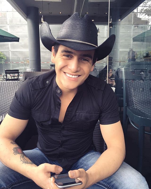 Paso a paso, José Julián se ha forjando su propio camino en la industria musical.