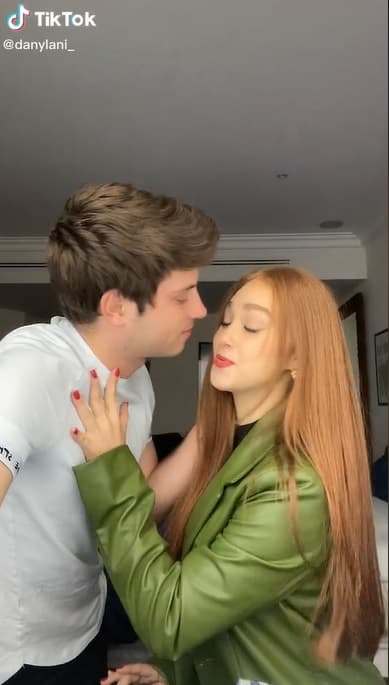Tanto Nicolás como Daniela comparten la misma pasión por la actuación y en sus cuentas de TikTok han demostrado lo bien que la pasan actuando.