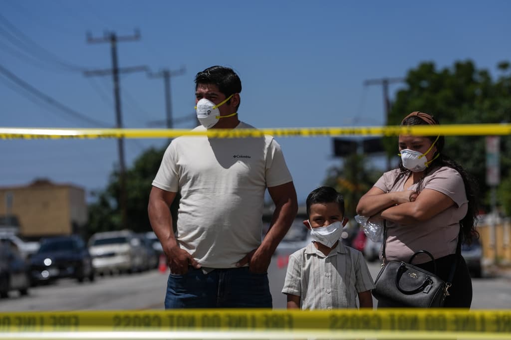 Incendio en almacén de Boyle Heights pierde fuerza: qué dicen los bomberos de Los Ángeles