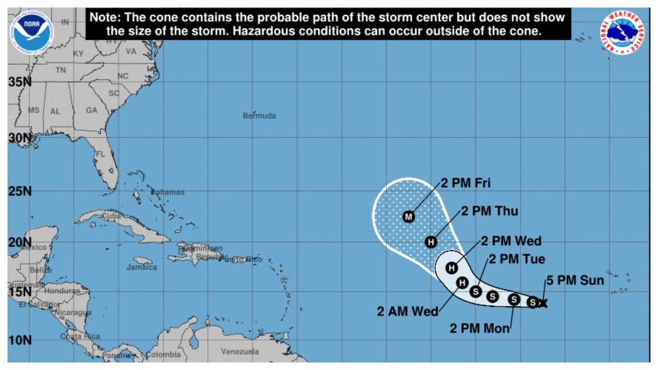 El Centro Nacional de Huracanes confirmó este domingo 29 de septiembre la formación en el Atlántico de la depresión tropical 12 de esta temporada. El sistema podría convertirse en 
<b>el huracán Kirk </b>antes del próximo fin de semana. ¿Afectaría a Florida días después del paso de Helene?