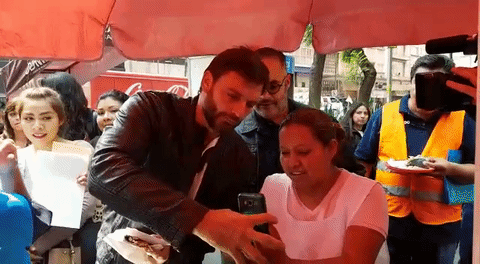 Aquí otra selfie, para la vendedora ambulante.